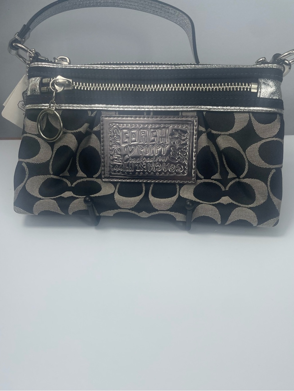 Coach Poppy Signature Large Wristlet NWT - Picture 13 of 14